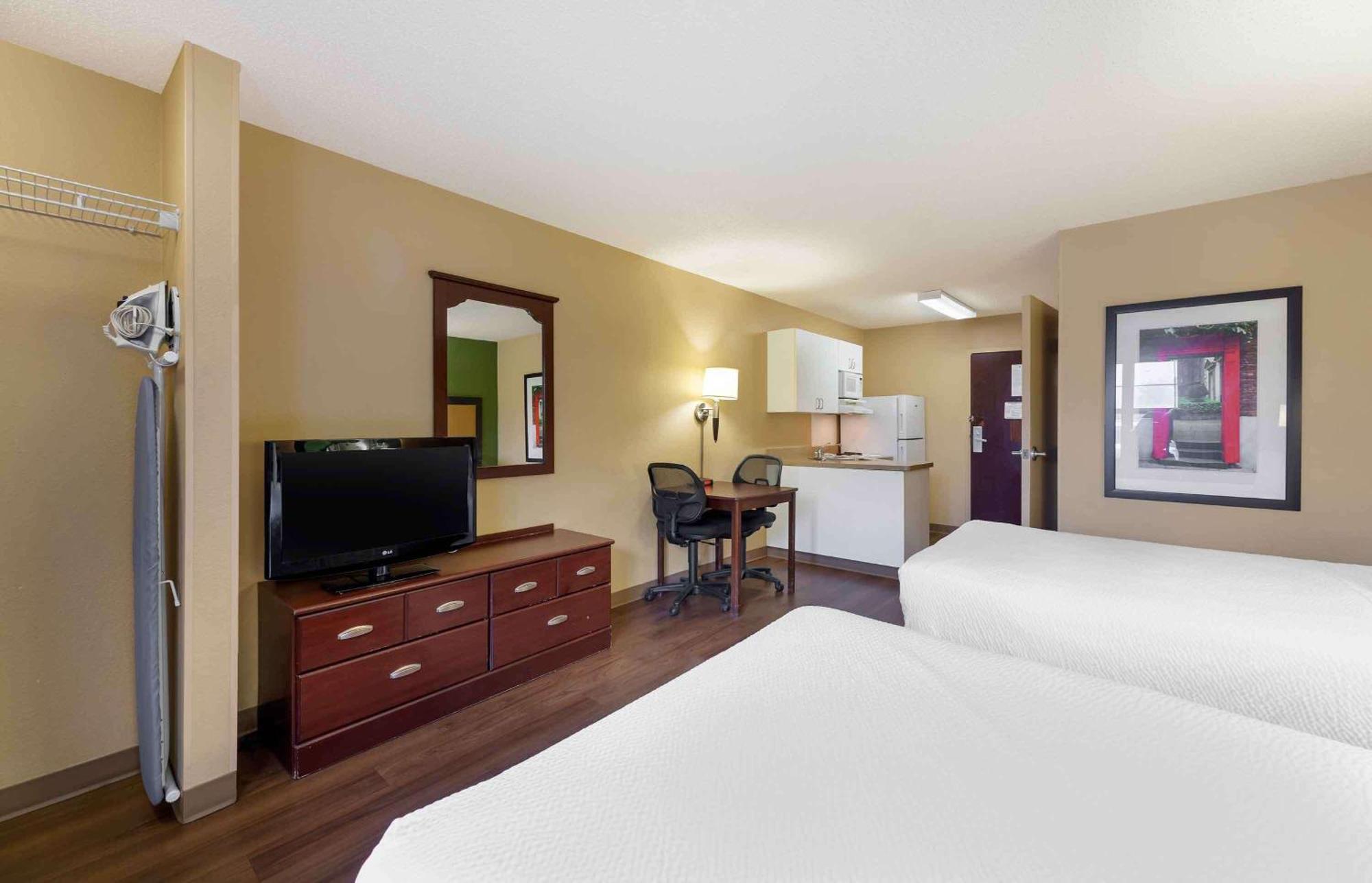 เอ็กซ์เทนด์ สเตย์ อเมริกา คลีฟแลนด์-บรูกลิน Hotel Brooklyn ภายนอก รูปภาพ