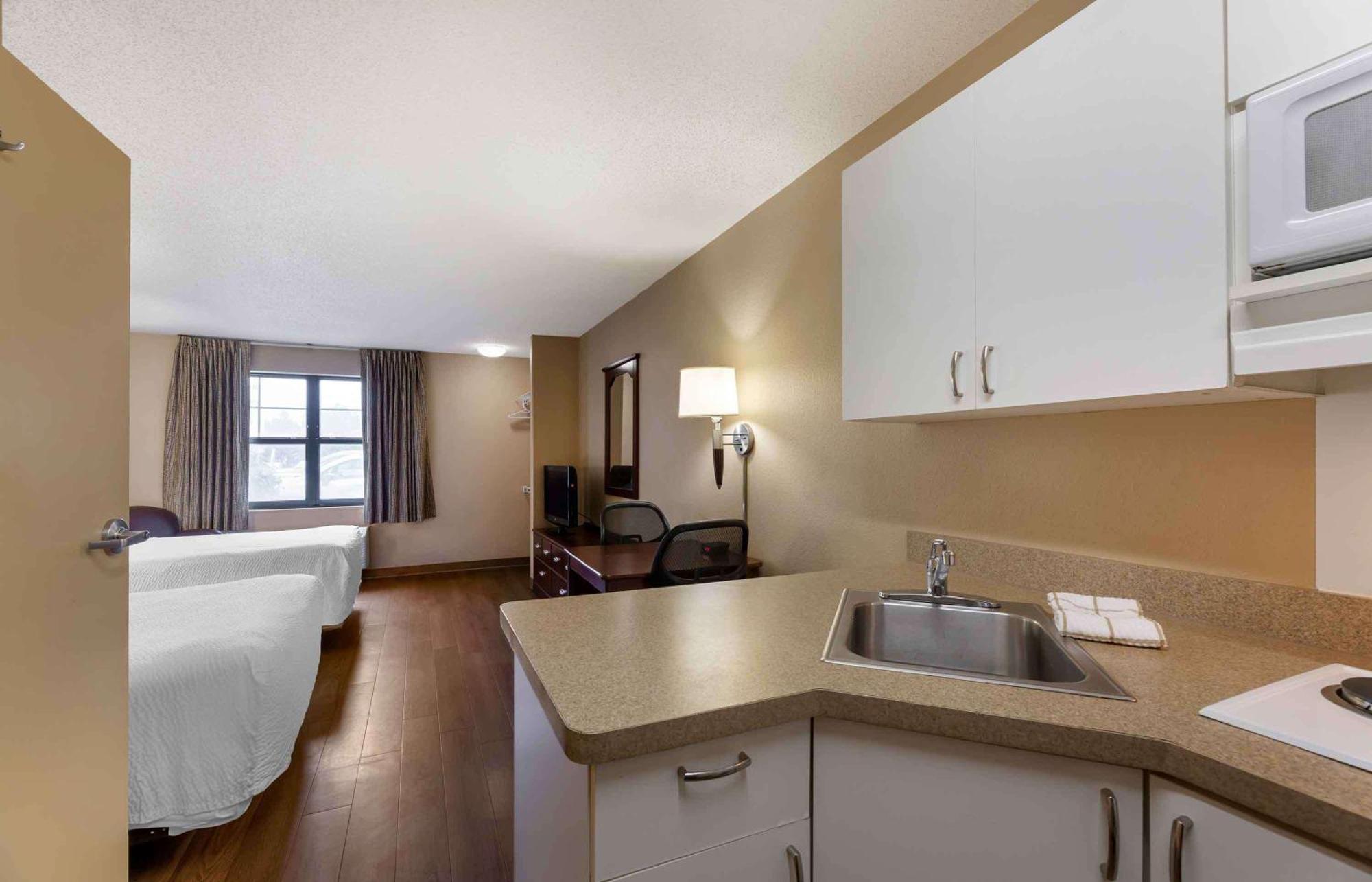 เอ็กซ์เทนด์ สเตย์ อเมริกา คลีฟแลนด์-บรูกลิน Hotel Brooklyn ภายนอก รูปภาพ