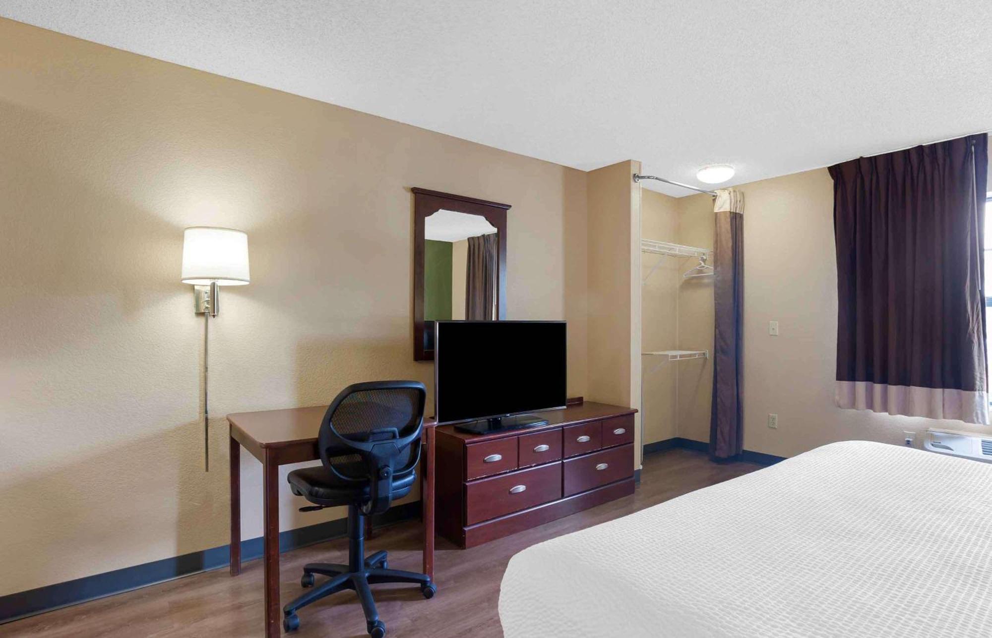 เอ็กซ์เทนด์ สเตย์ อเมริกา คลีฟแลนด์-บรูกลิน Hotel Brooklyn ภายนอก รูปภาพ