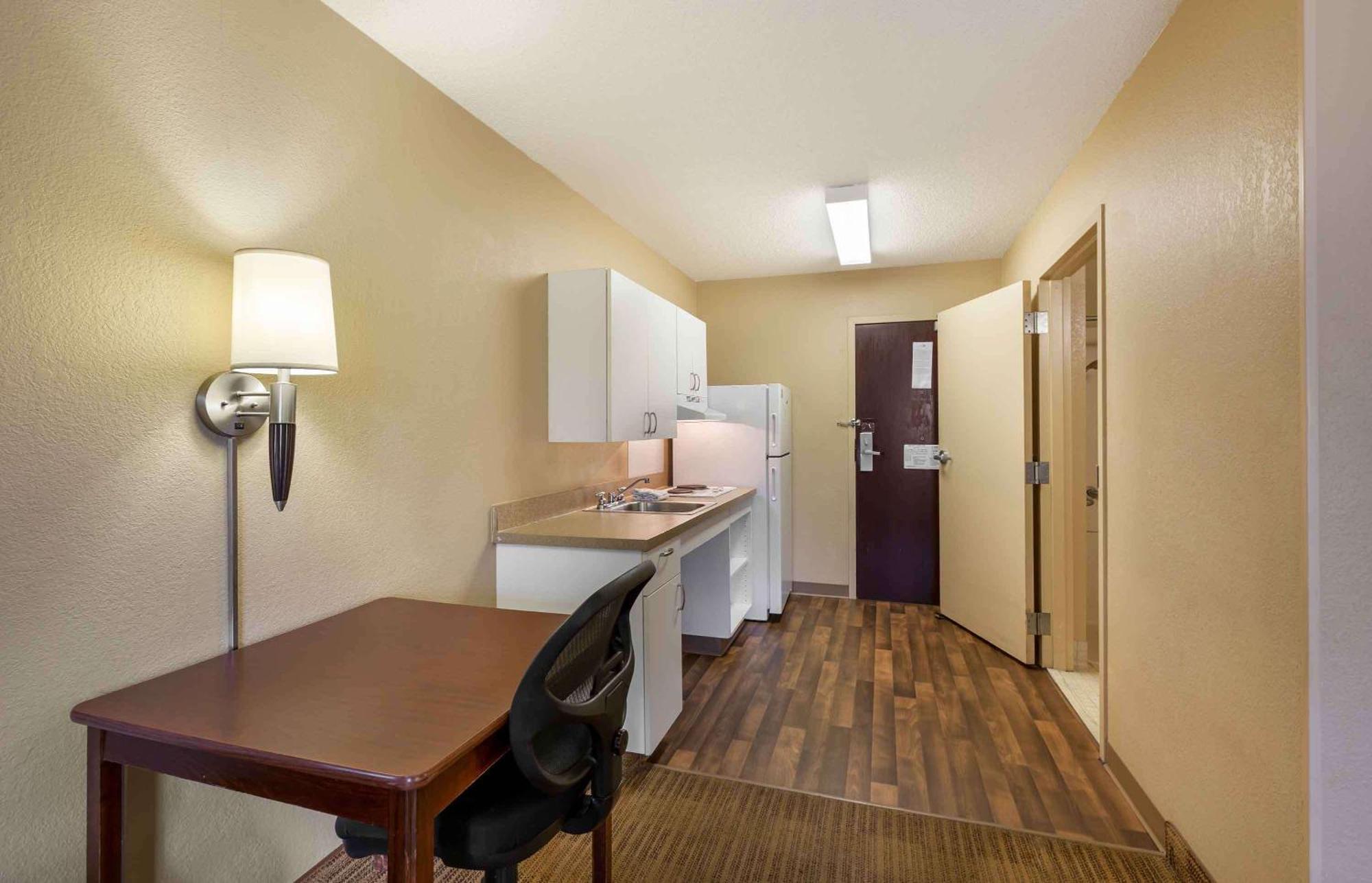 เอ็กซ์เทนด์ สเตย์ อเมริกา คลีฟแลนด์-บรูกลิน Hotel Brooklyn ภายนอก รูปภาพ