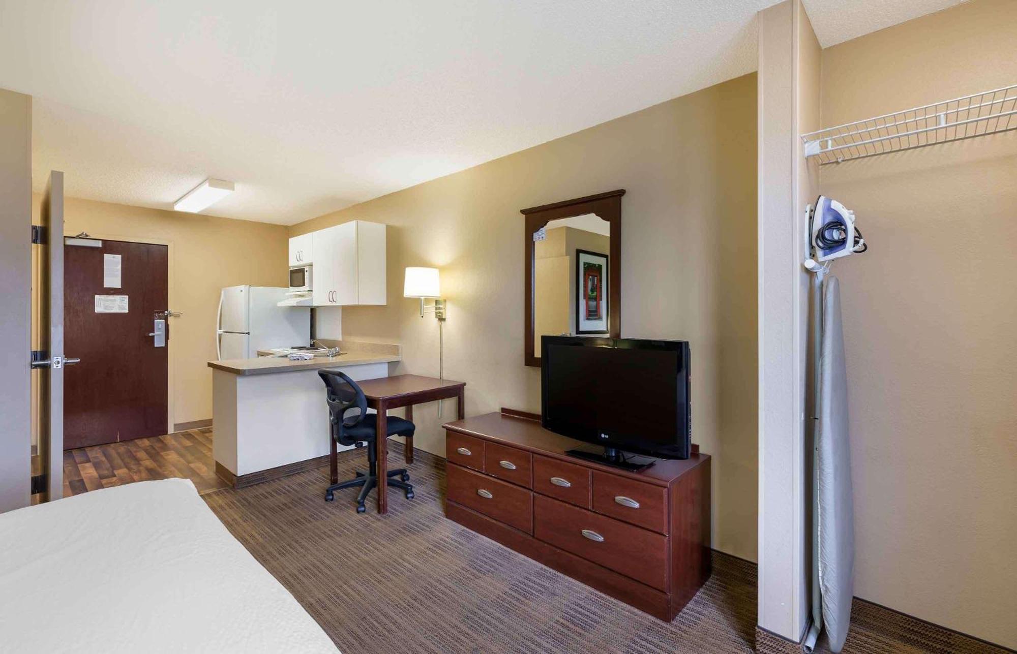 เอ็กซ์เทนด์ สเตย์ อเมริกา คลีฟแลนด์-บรูกลิน Hotel Brooklyn ภายนอก รูปภาพ