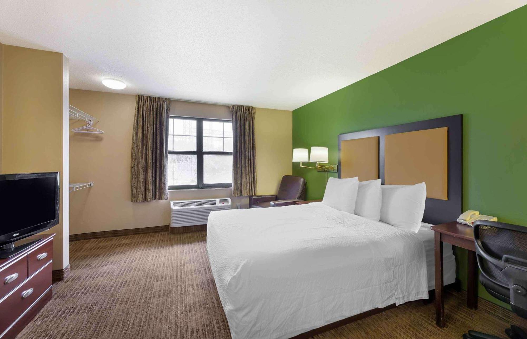 เอ็กซ์เทนด์ สเตย์ อเมริกา คลีฟแลนด์-บรูกลิน Hotel Brooklyn ภายนอก รูปภาพ