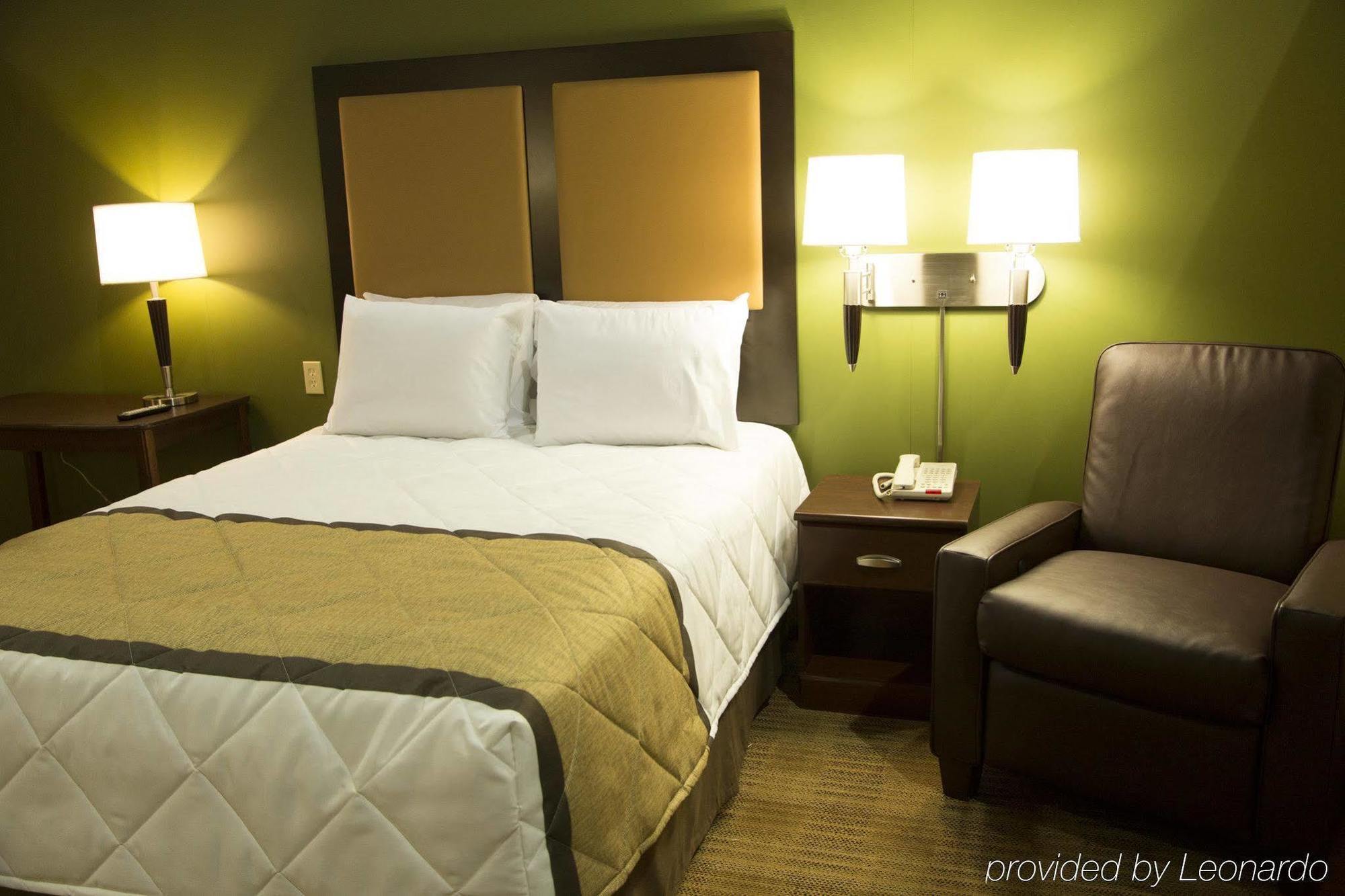 เอ็กซ์เทนด์ สเตย์ อเมริกา คลีฟแลนด์-บรูกลิน Hotel Brooklyn ภายนอก รูปภาพ